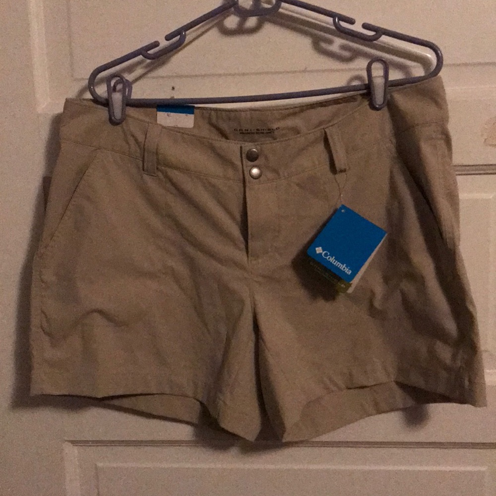 Columbia Saturday Trail shorts size 14
